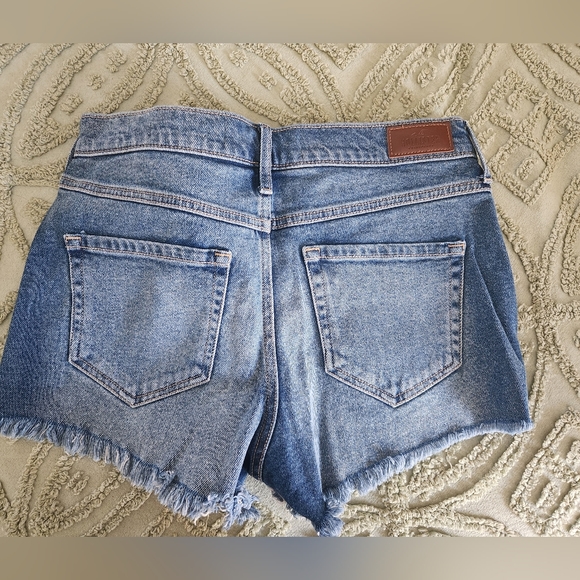 Hollister Jean Shorts sz29 - Picture 3 of 3